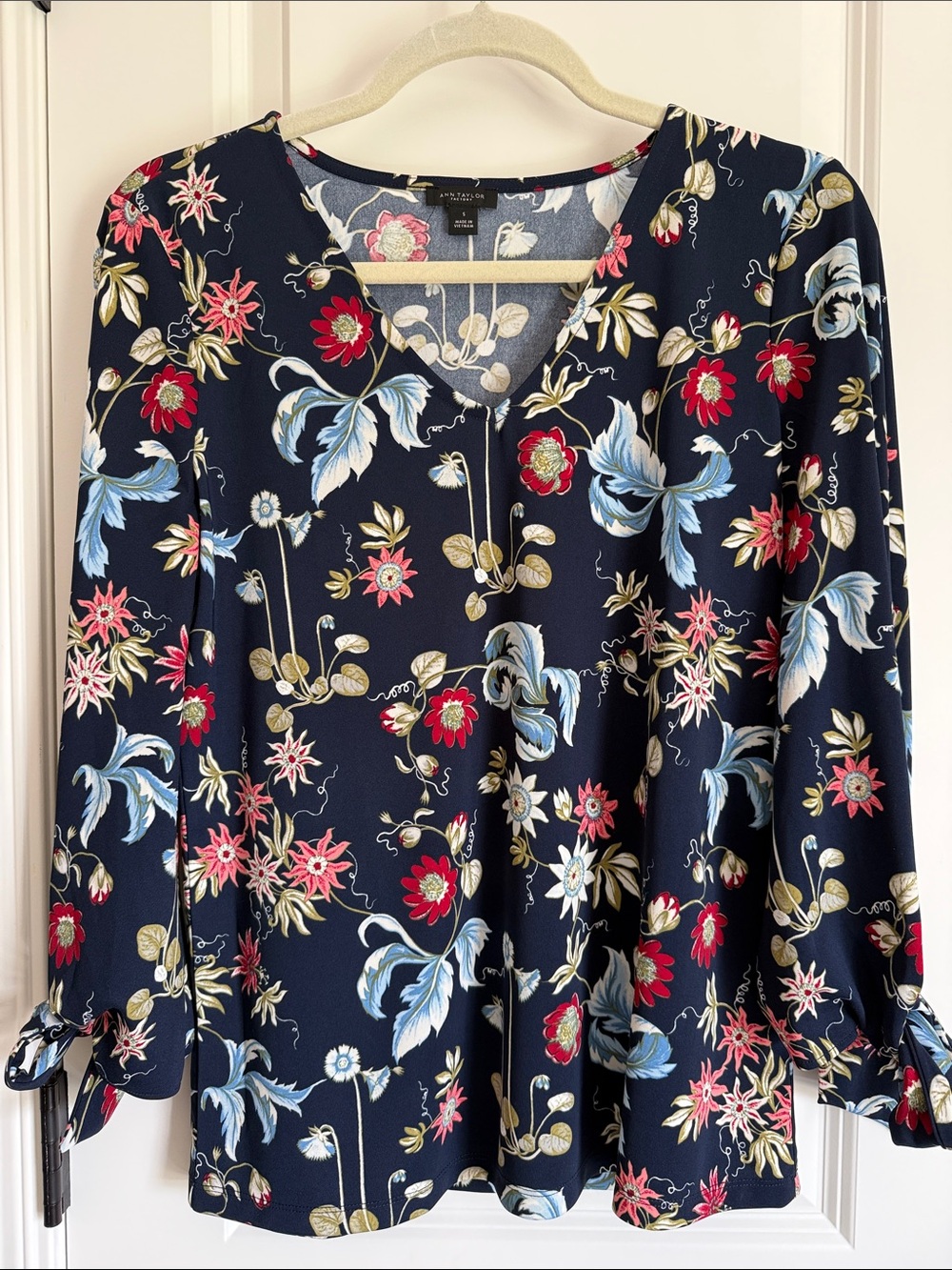 Ann Taylor Navy Floral V-Neck Blouse with Tie Cuffs